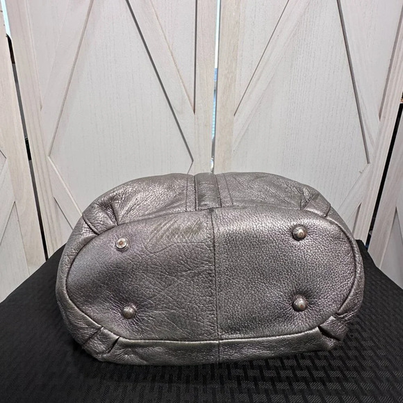 B Makowsky Metallic Pewter Alice Shopper - Picture 10 of 15